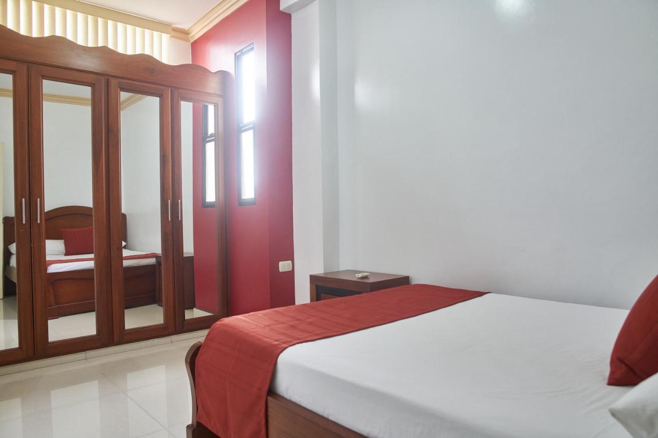 Departamentos Marcecilia De 2 Y 3 Habitaciones En El Centro De Manta Buitenkant foto