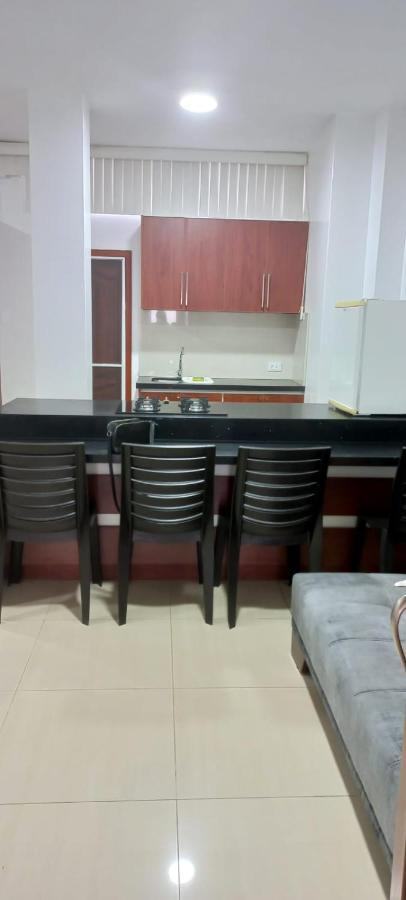 Departamentos Marcecilia De 2 Y 3 Habitaciones En El Centro De Manta Buitenkant foto