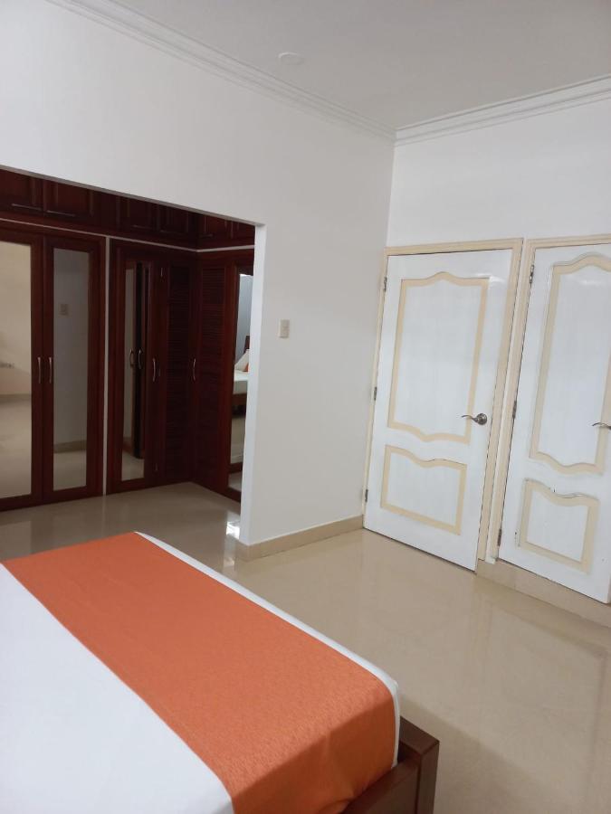 Departamentos Marcecilia De 2 Y 3 Habitaciones En El Centro De Manta Buitenkant foto